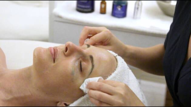 isclinical eye brightening treatment