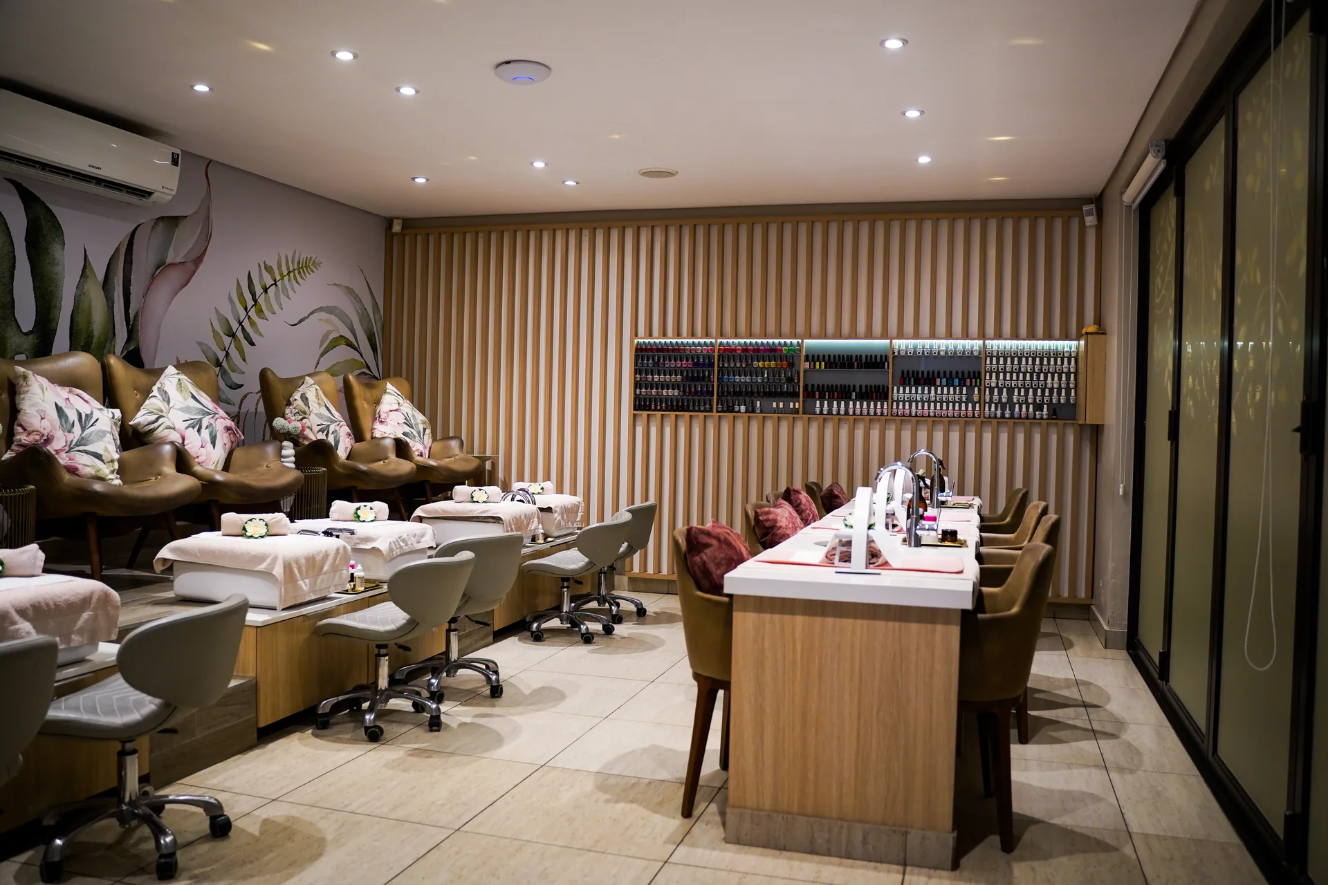 Aronia Day Spa manicure and pedicure area